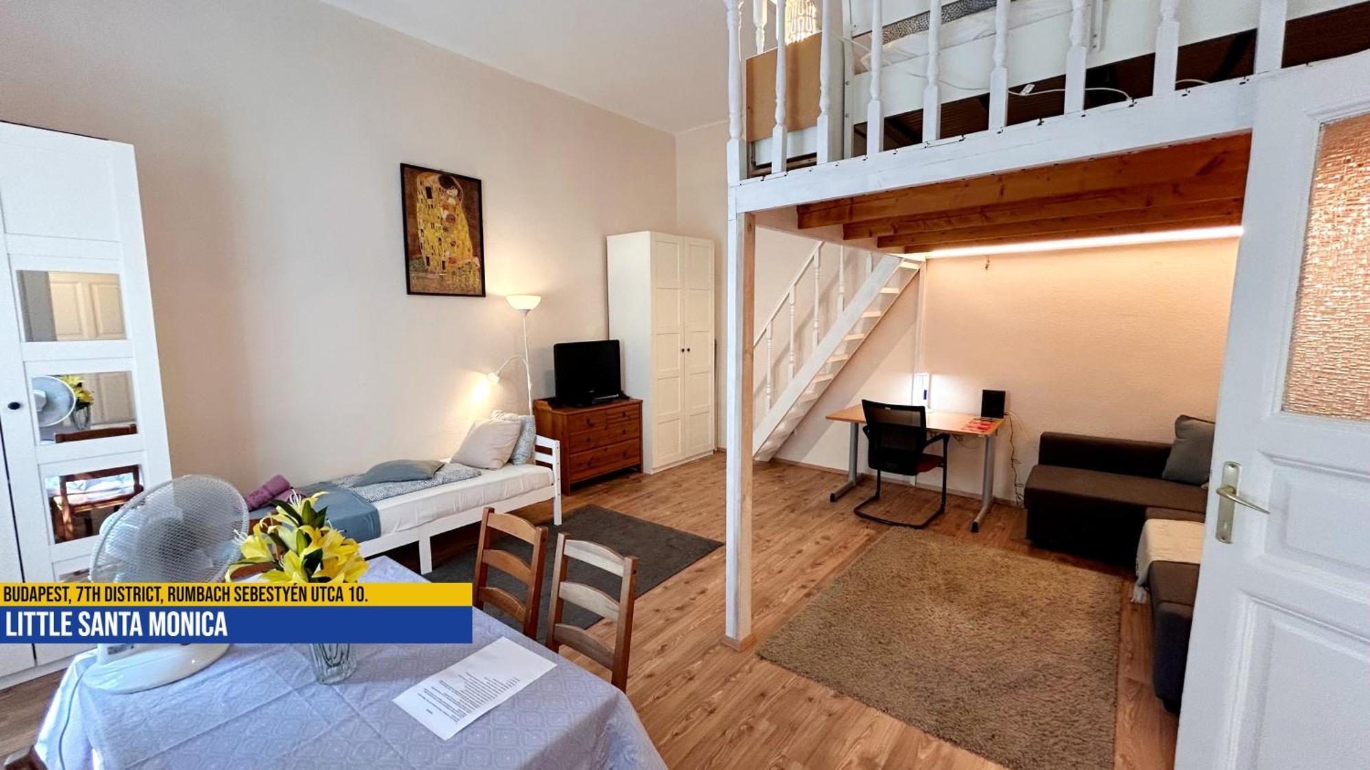 Little Americas Metropolitan Apartman *